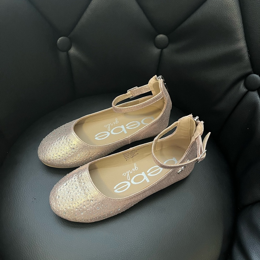 Bebe Girls Glittery Tan Flats Size 2